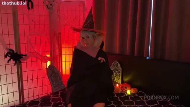 Sweetie fox feed cum to stunning vampire suckula on halloween pov