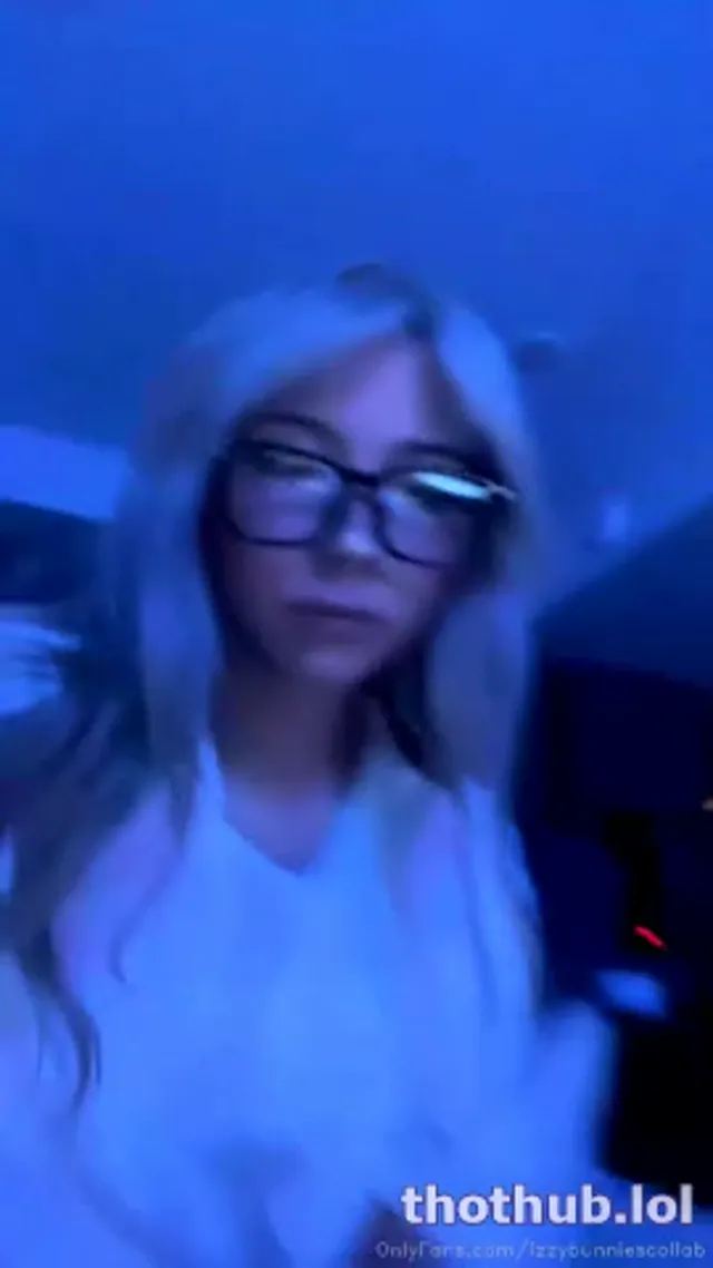 WaifuMiia Live Gifted Panties Giant Dildo Session