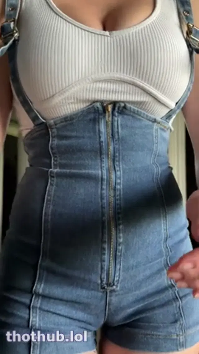 Christina Khalil Undress with Me