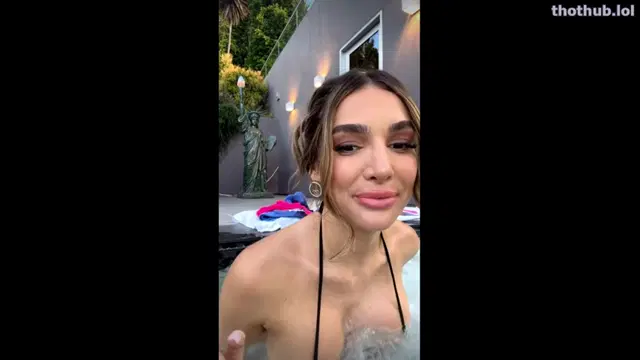 Lyna Perez Pool Livestream