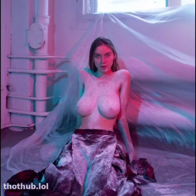 YouRina Naked Boobs Show