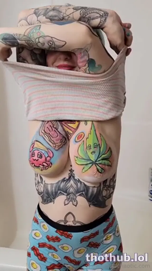 Alien Trash Kitty Random draws strip shower