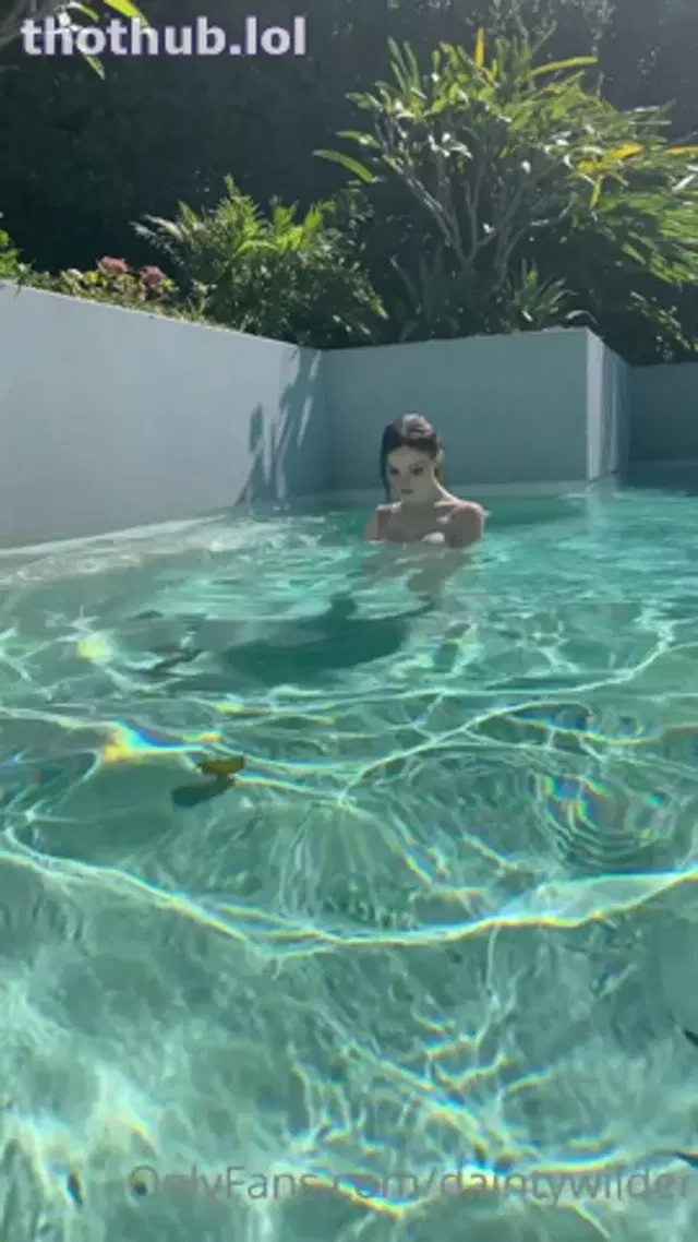 Dainty Wilder – poolside bg ride and squirt