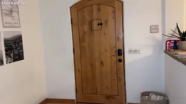 Allie Dawson Hooters