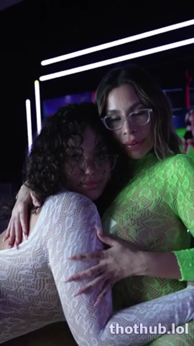 Blahgigi, LissaAires, gemjewels