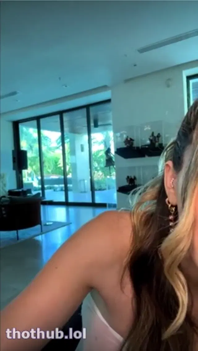 Lyna Perez 30 August Livestream Nip Slip