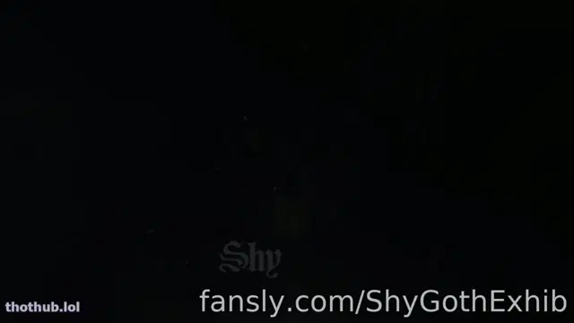 Shea aka ShyGothExhib – Wonder Woman Cosplay Outside Of The Convention (Topless)