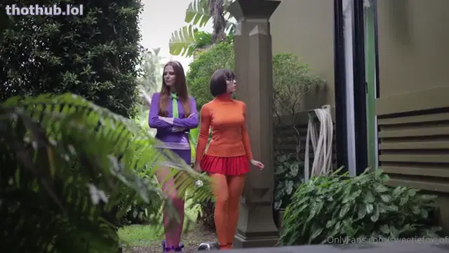 Sweetie fox arina fox Daphne And Velma