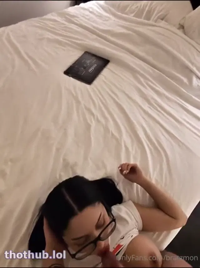 Valentina Olivas – cum on tits