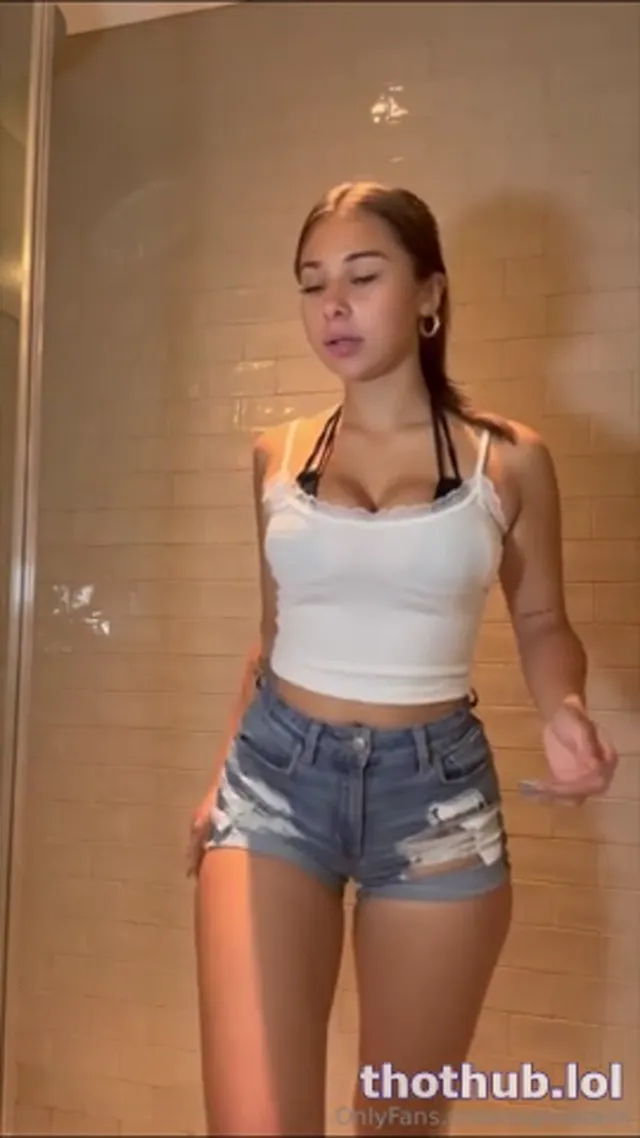 Sophieraiin soapy shower video