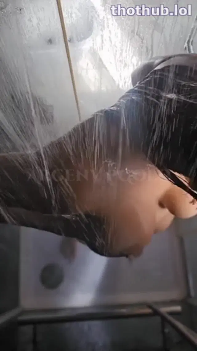 ♥MIA GRECO COJE EN LA DUCHA