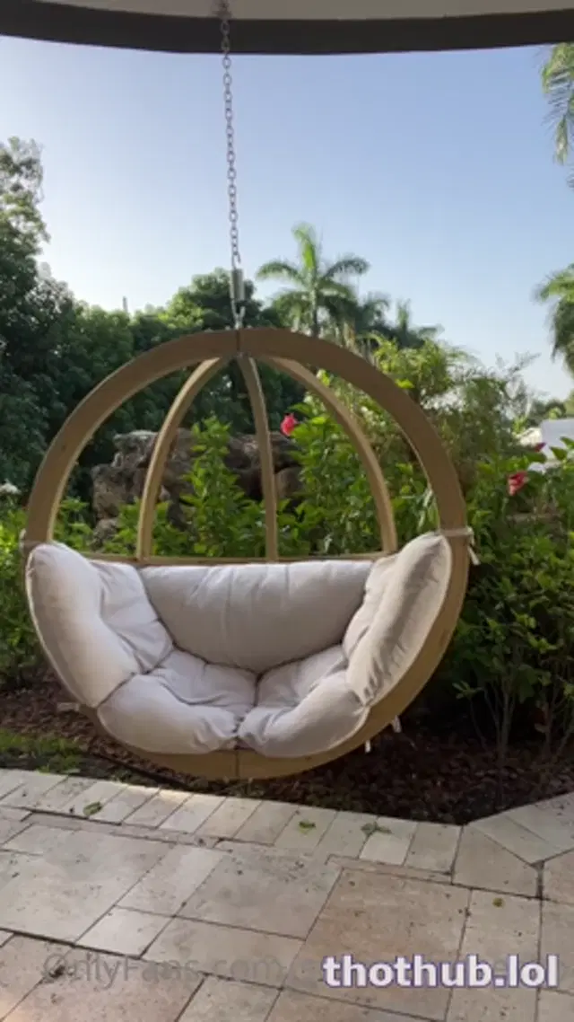 Scarlet Kisses Outdoor Fuck