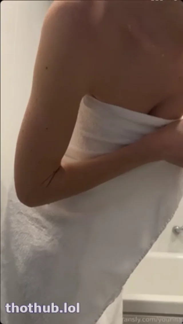 Yourina shower head pussy tease