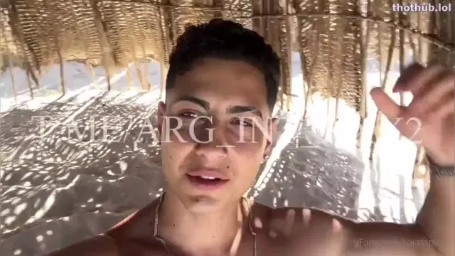 ♥ Pau Rojas coje en playa paradisiaca