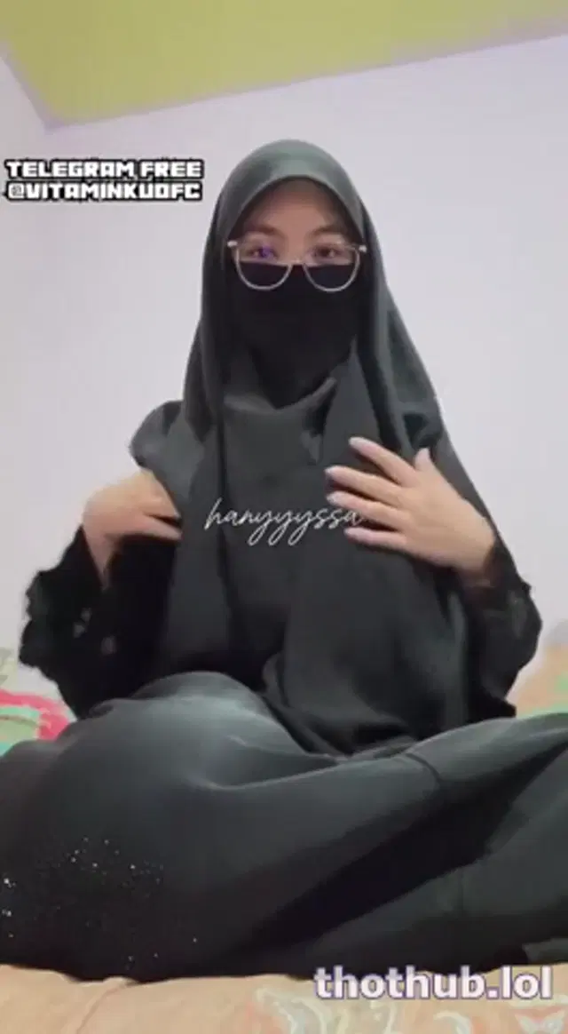Hanyyyssa Masturbating