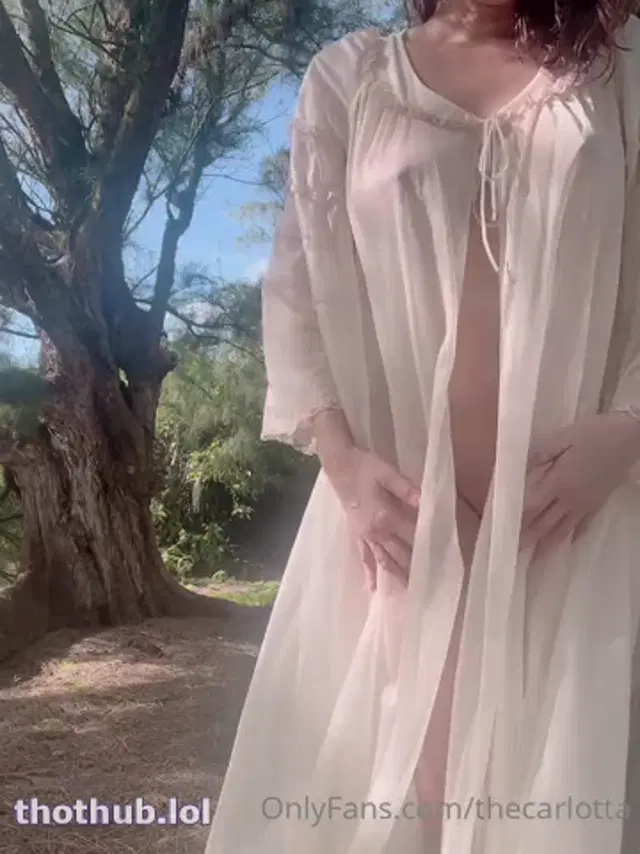Carlotta Champagne – Outdoor Strip