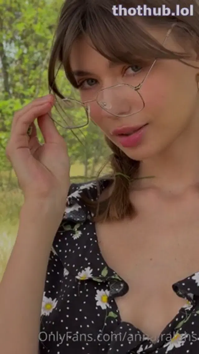 Anna Ralphs Fingering in Public