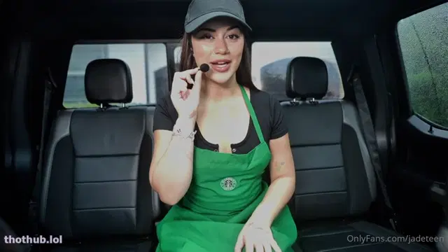 Jadeteen – Starbucks barista comes hard