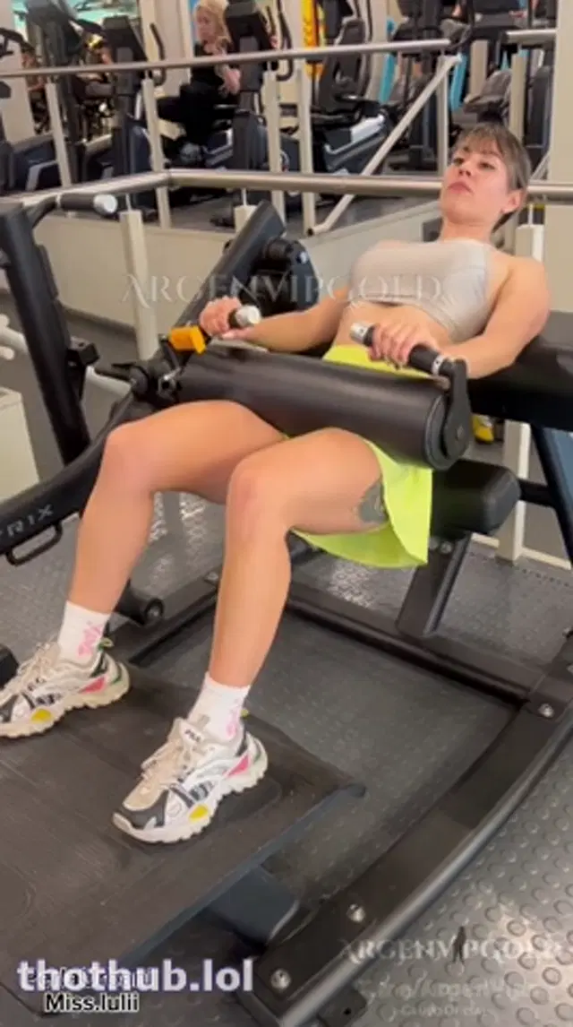 ♥ Perla UrbanI ♥ MissLulii lesbianas en el gym