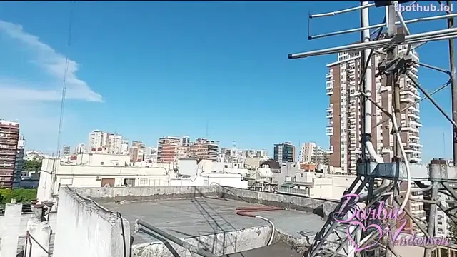 ♥ Barbie Anderson cogiendo en la terraza