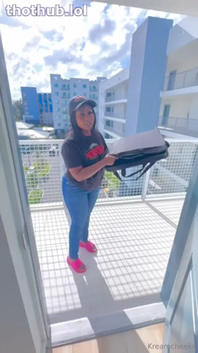 Kream Cheeks papa johns employee bbc