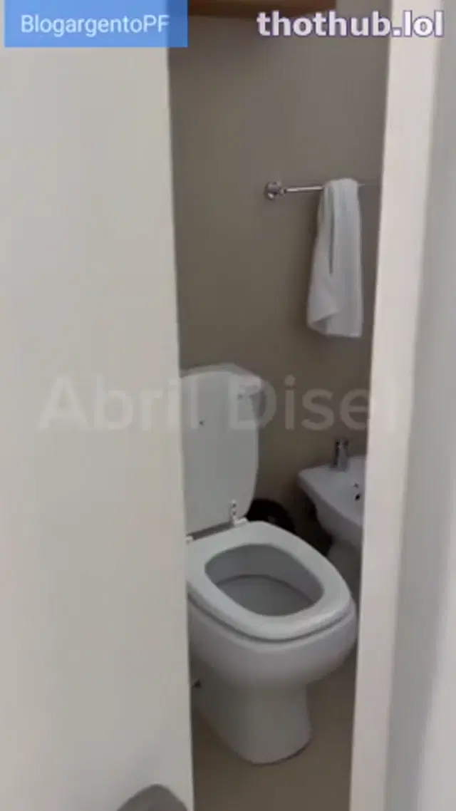 ♥ Abruuuak por abajo de la mesa