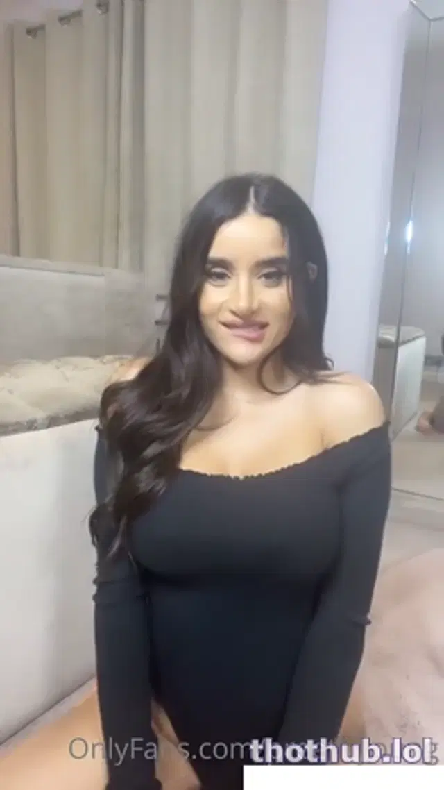 Preeti Young Indian Babe JOI