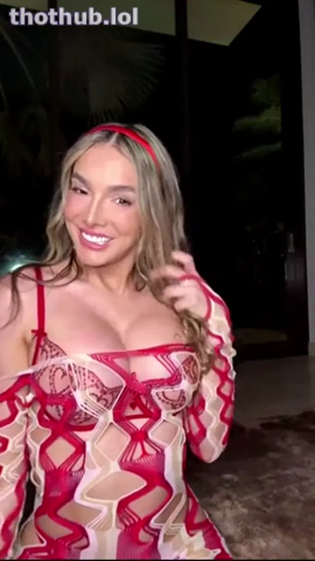 Lyna Perez Live Nips don’t lie