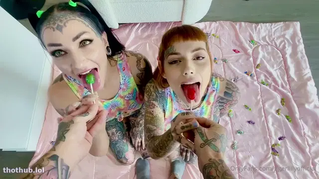 Tiger Lilly of double bj cum on tits