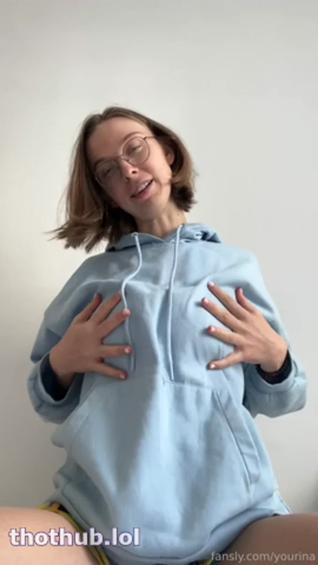 Yourina Dildo masturbation