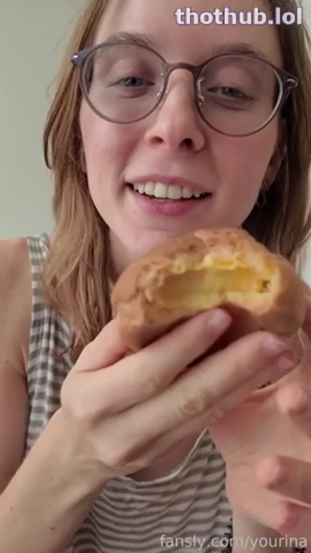 Yourina topless breakfast_Fansly