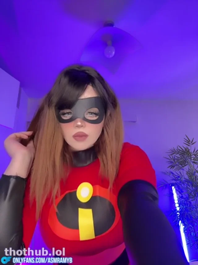 Asmramyb dildo titjıb with huge tits