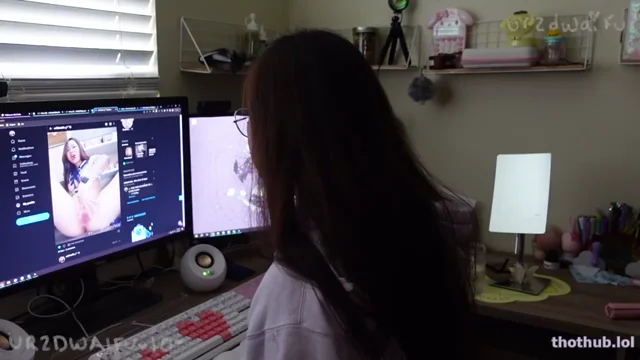 Ur2dwaifu please don’t tell mom