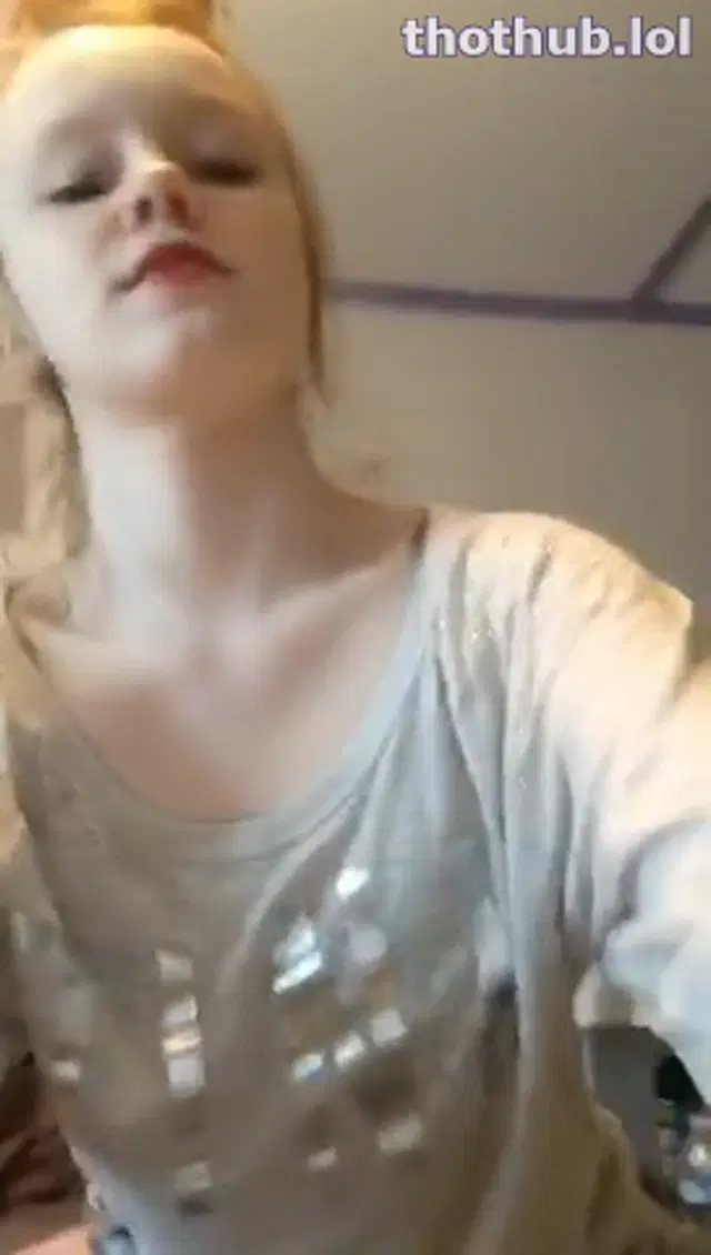 Kitty aka XoXo – Live Masturbation 9