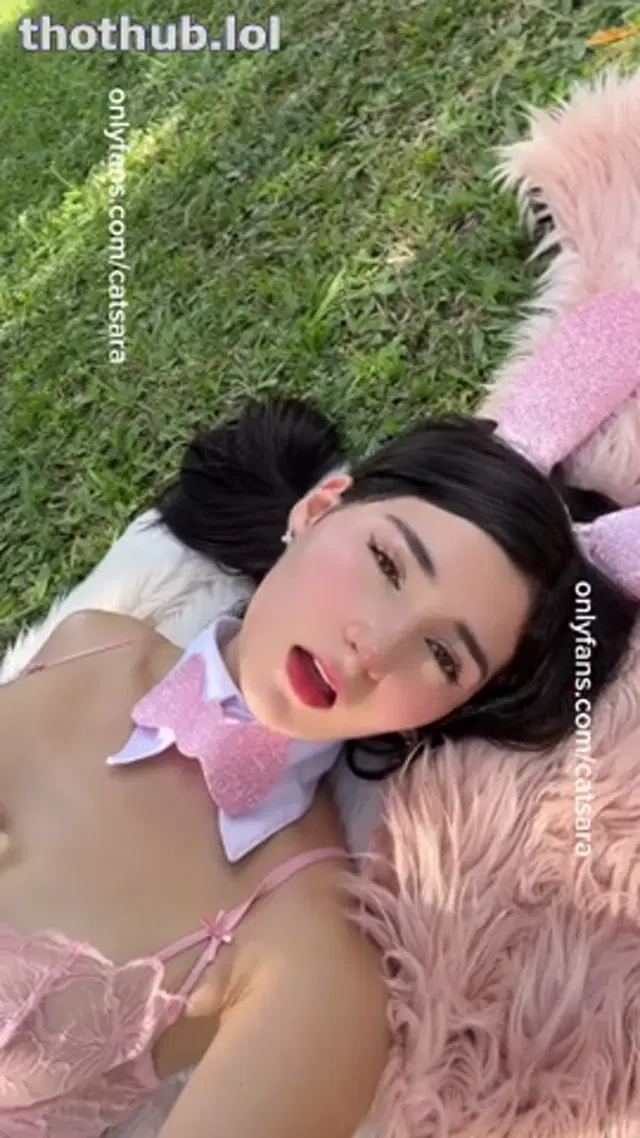 Catsara Pleasures Her Holes In The Garden