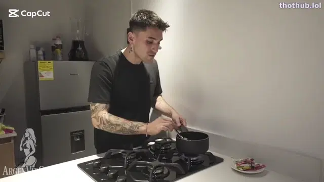 [ Nattalick le pide por el orto al vecino ]