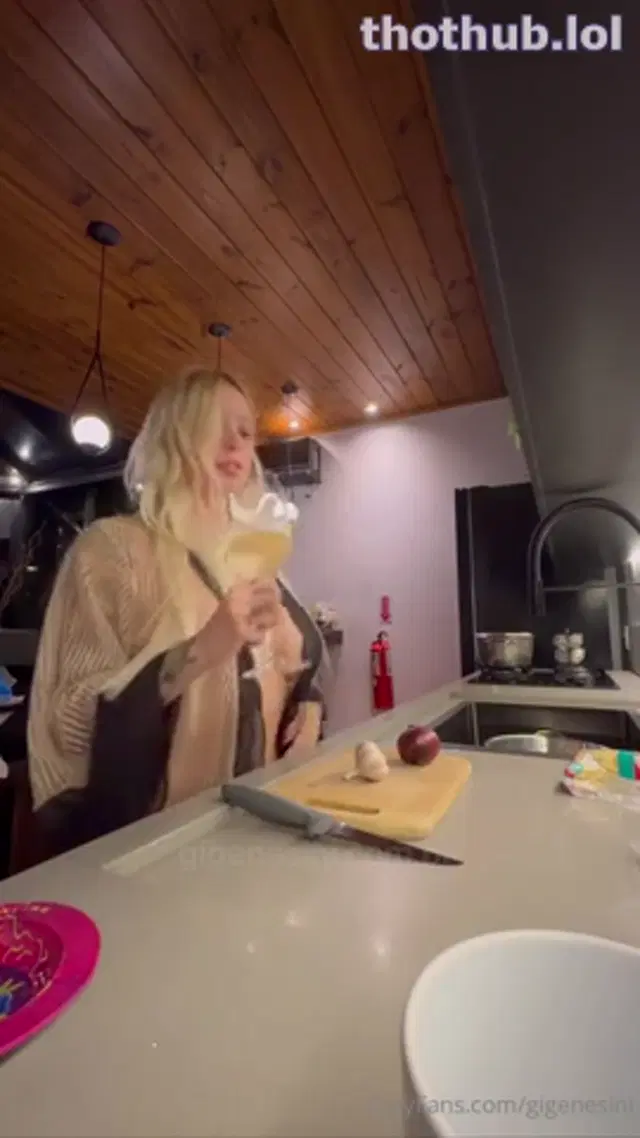 Giovanna Genesini Have Doggy Sex While Cooking