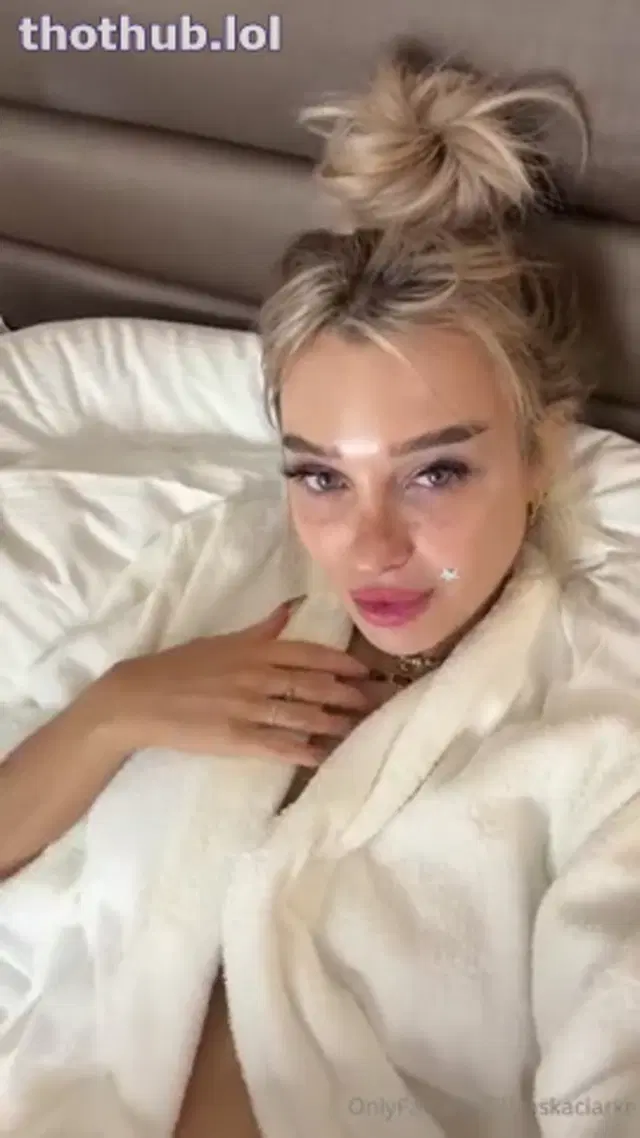 Alaska Clarke Steamy Shower Sex