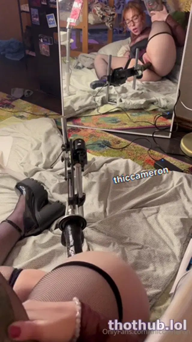 Thiccameron dildo machine2