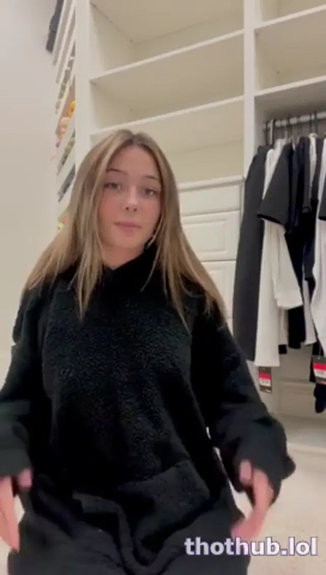 Solo cutie closet striptease