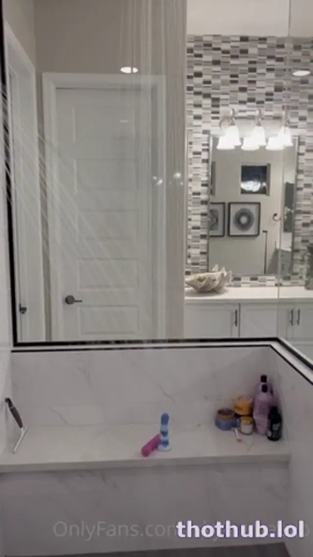 Skylar Mae Shower Dildo