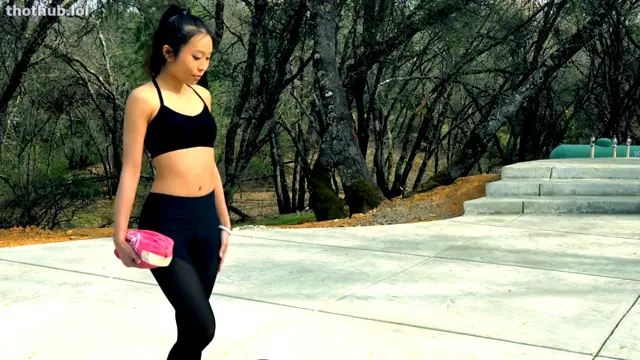 Lyndare – Naughty Yoga