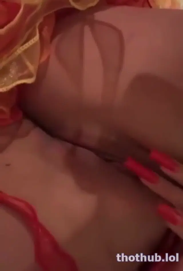 Astrid neilsa playing with pussy