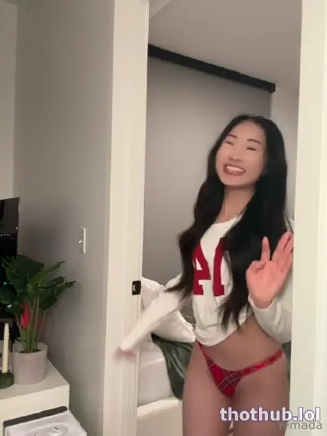 Yemada enjoys masturbating with her toy