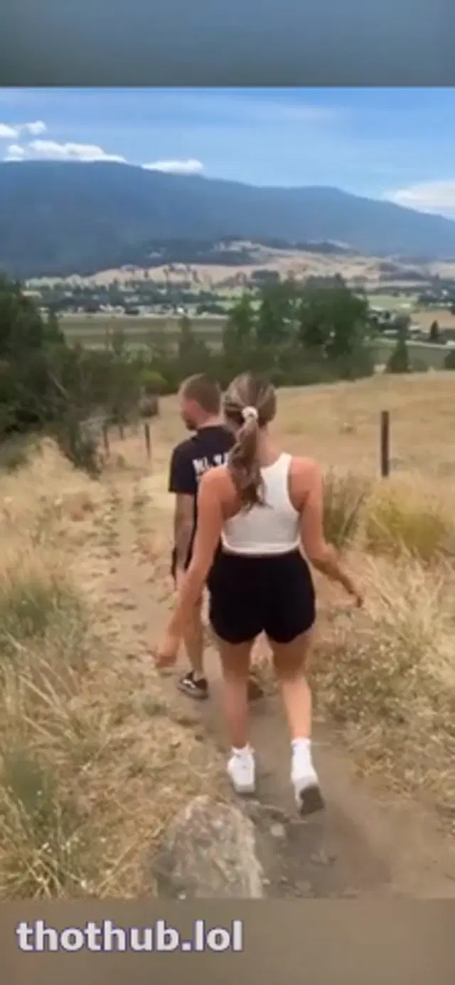 Onlyfans Emma Hix’s Sneaky Outdoor Sex While Hiking