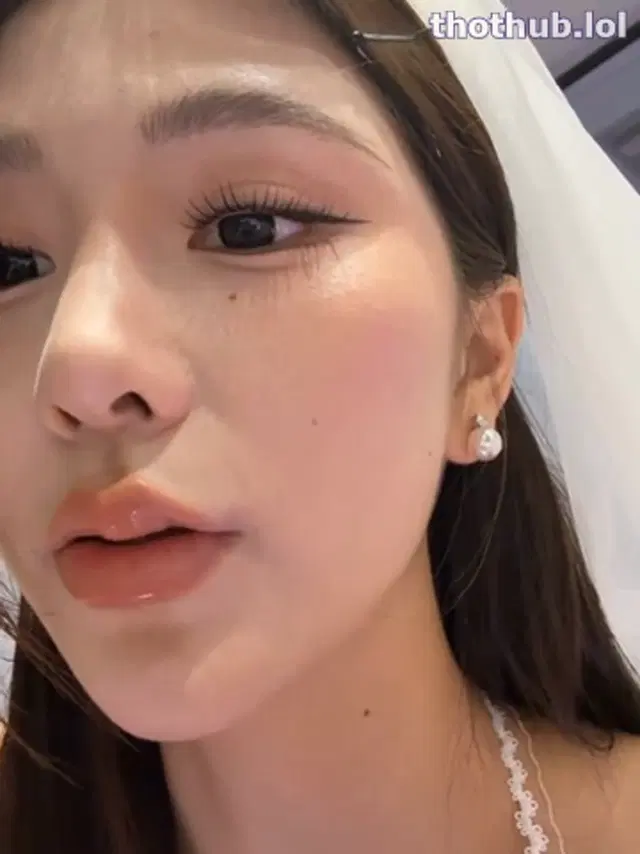 Chinese girl squirts and fucks her dildo