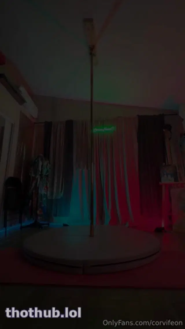 Corvifeon dildo fuck machine ppv