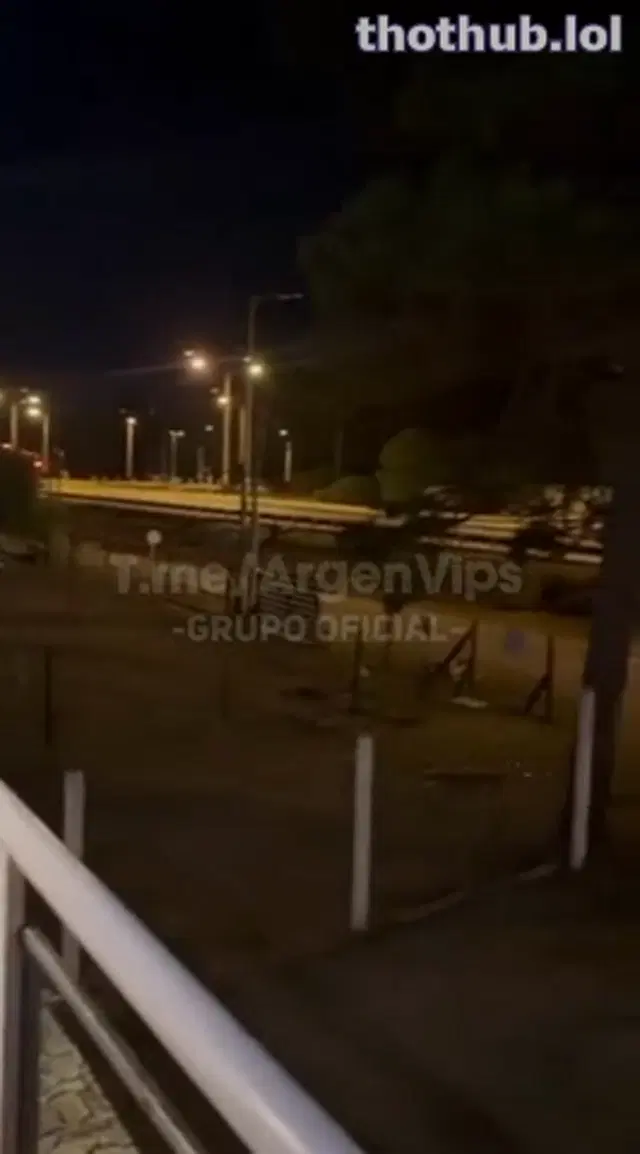 [ Flor Mandracho sexo publico en el balcón ]