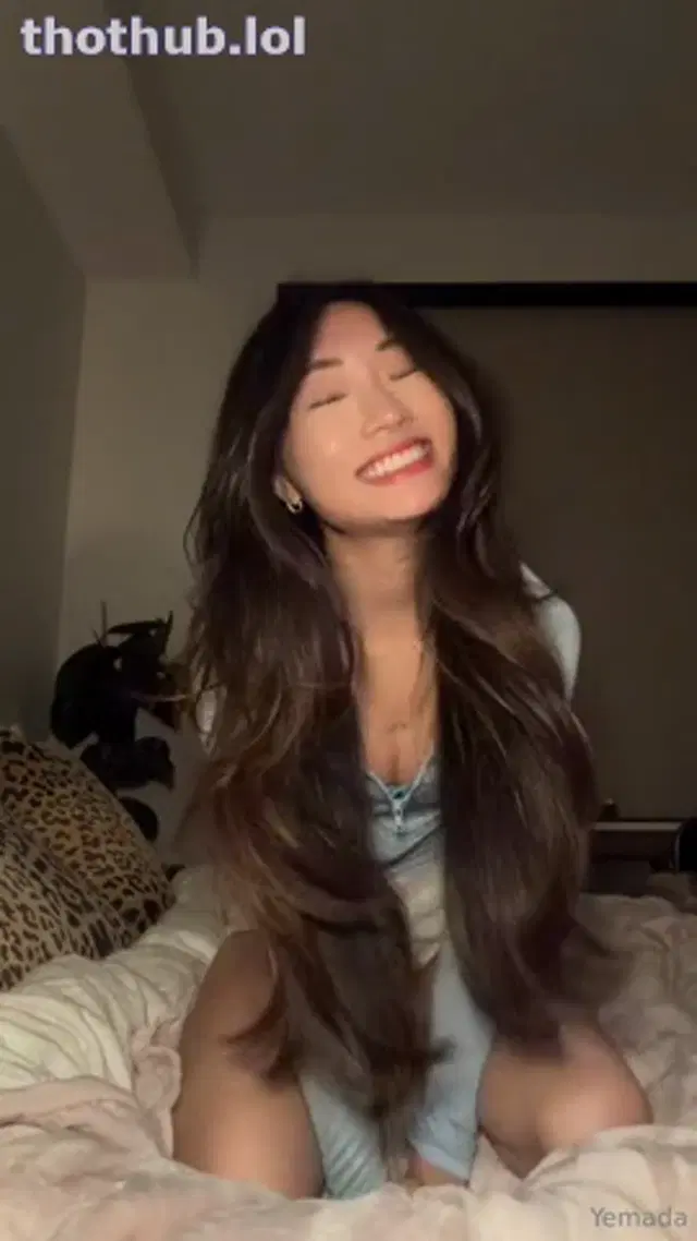 Yemada Masturbates While Giving A JOI