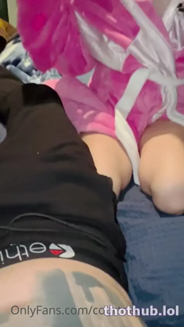 Courtney Smoke OnlyFans Handjob